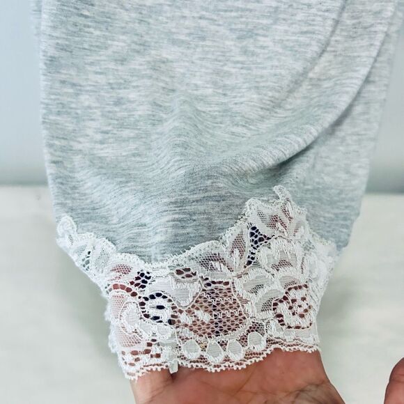 Lands End Grey Lace-Trimmed Robe size Medium SO SOFT - Picture 8 of 10